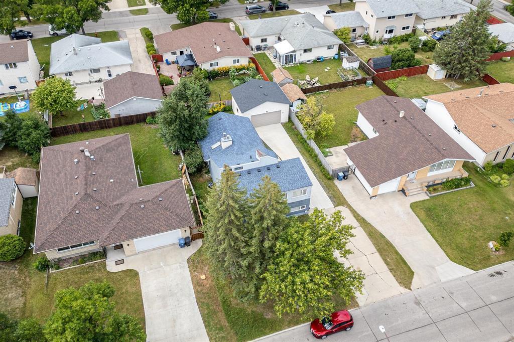 14 Mansard Close, Winnipeg, MB - Outdoor With View
