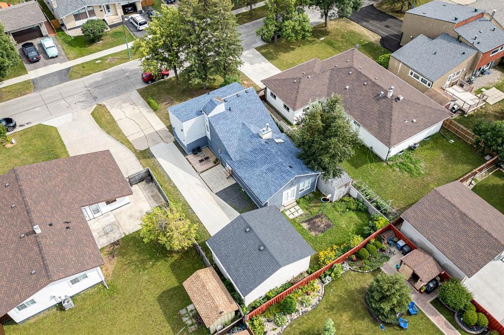 14 Mansard Close, Winnipeg, MB - Outdoor With View