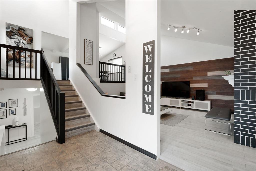 14 Mansard Close, Winnipeg, MB - Indoor Photo Showing Other Room