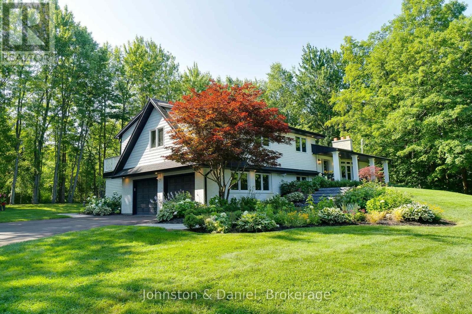 2340 Britannia Road, Burlington, ON - Outdoor
