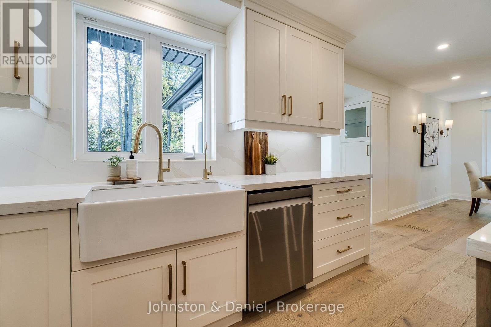 2340 Britannia Road, Burlington, ON - Indoor Photo Showing Kitchen