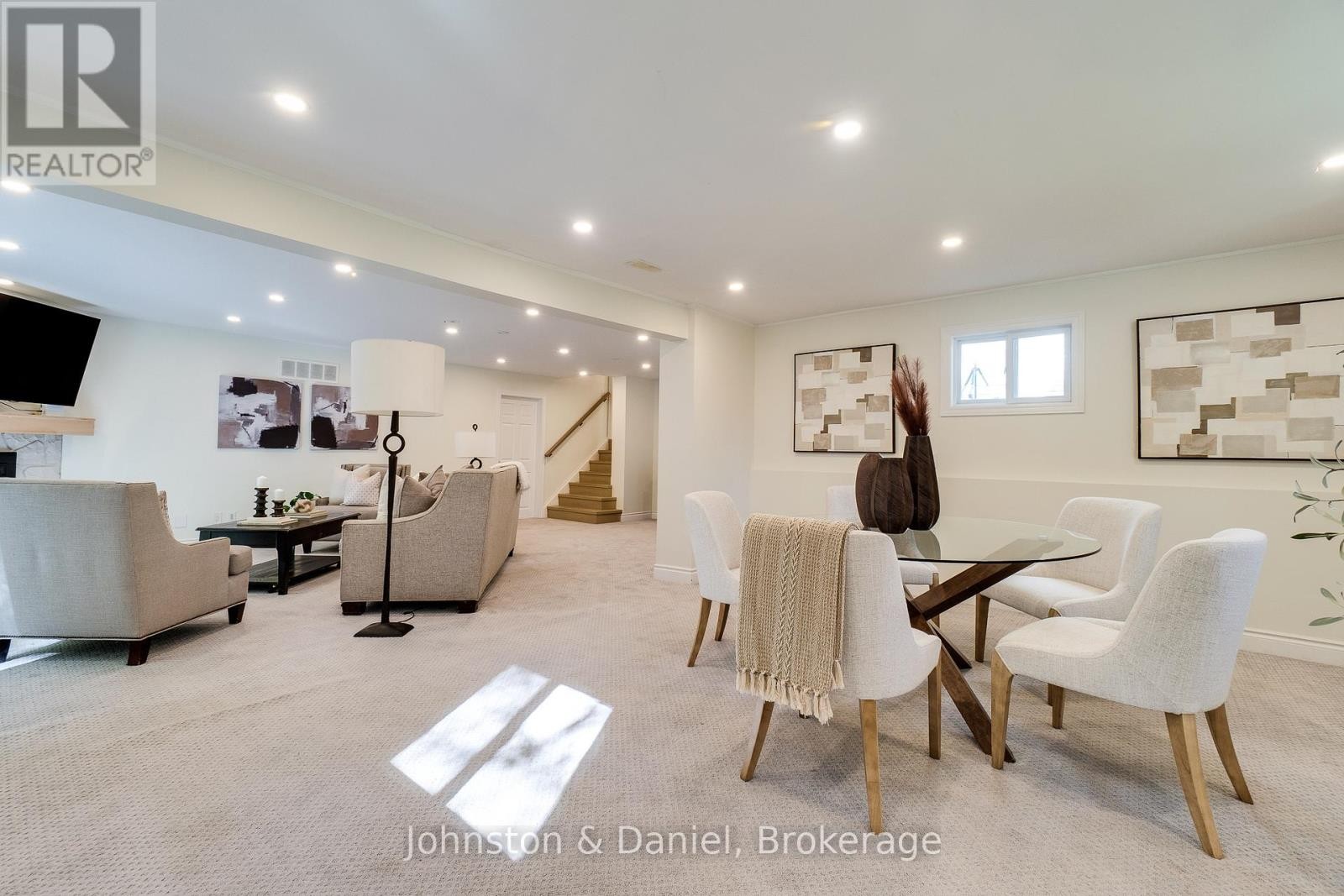 2340 Britannia Road, Burlington, ON - Indoor Photo Showing Dining Room