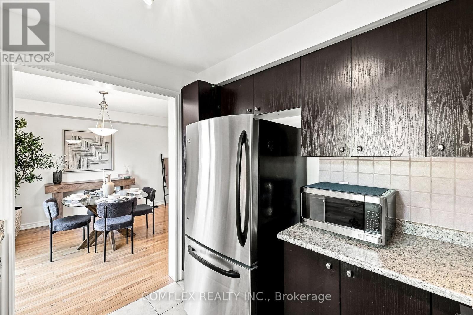 5 Rich Crescent, Whitby, ON - Indoor Photo Showing Kitchen