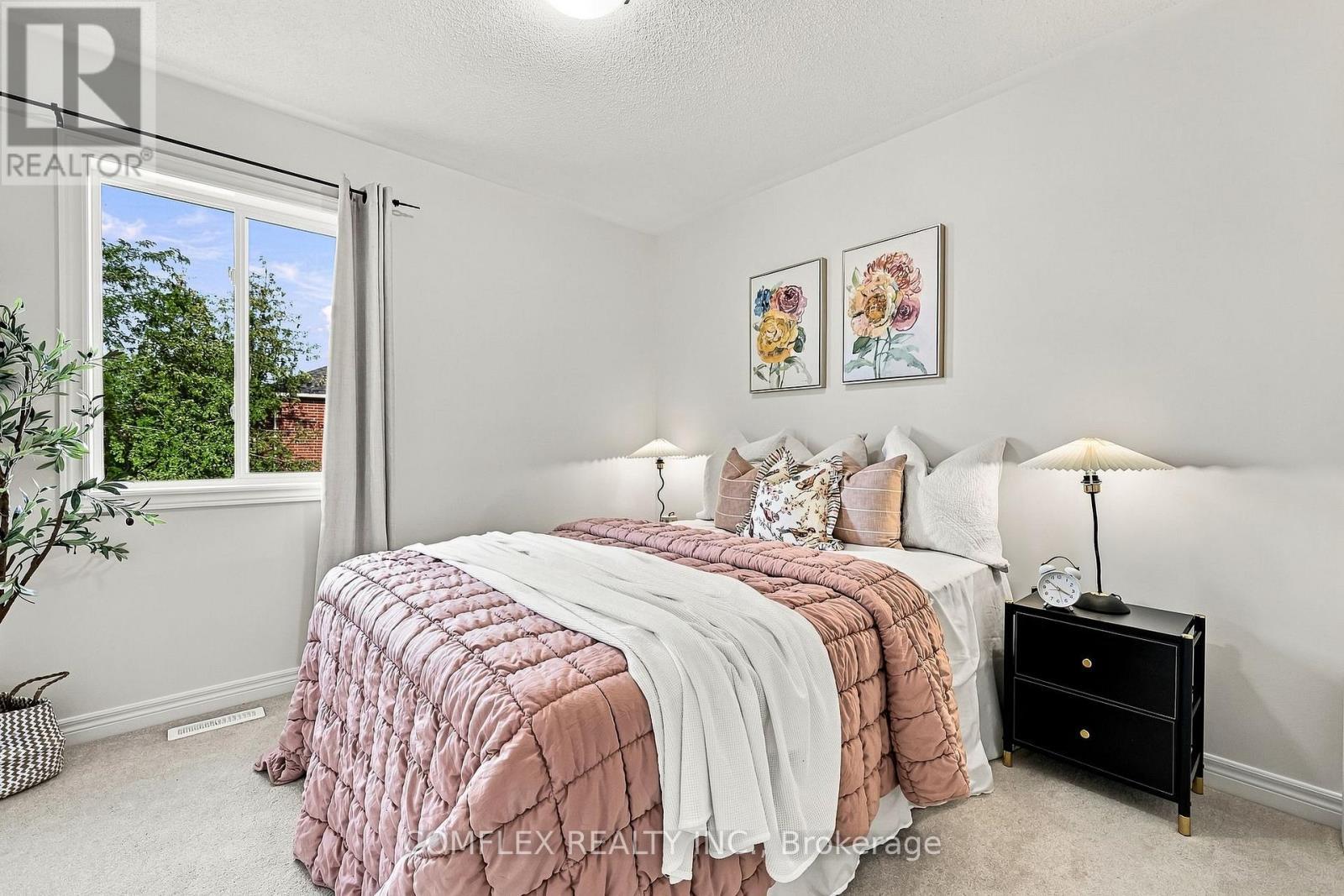 5 Rich Crescent, Whitby, ON - Indoor Photo Showing Bedroom