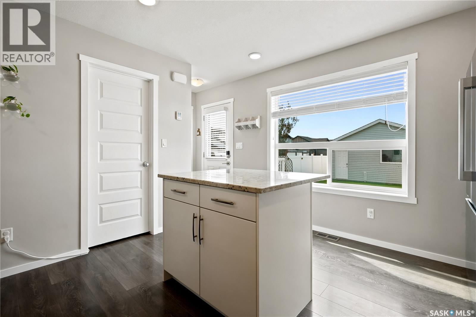 5485 Cade Street E, Regina, SK - Indoor Photo Showing Kitchen