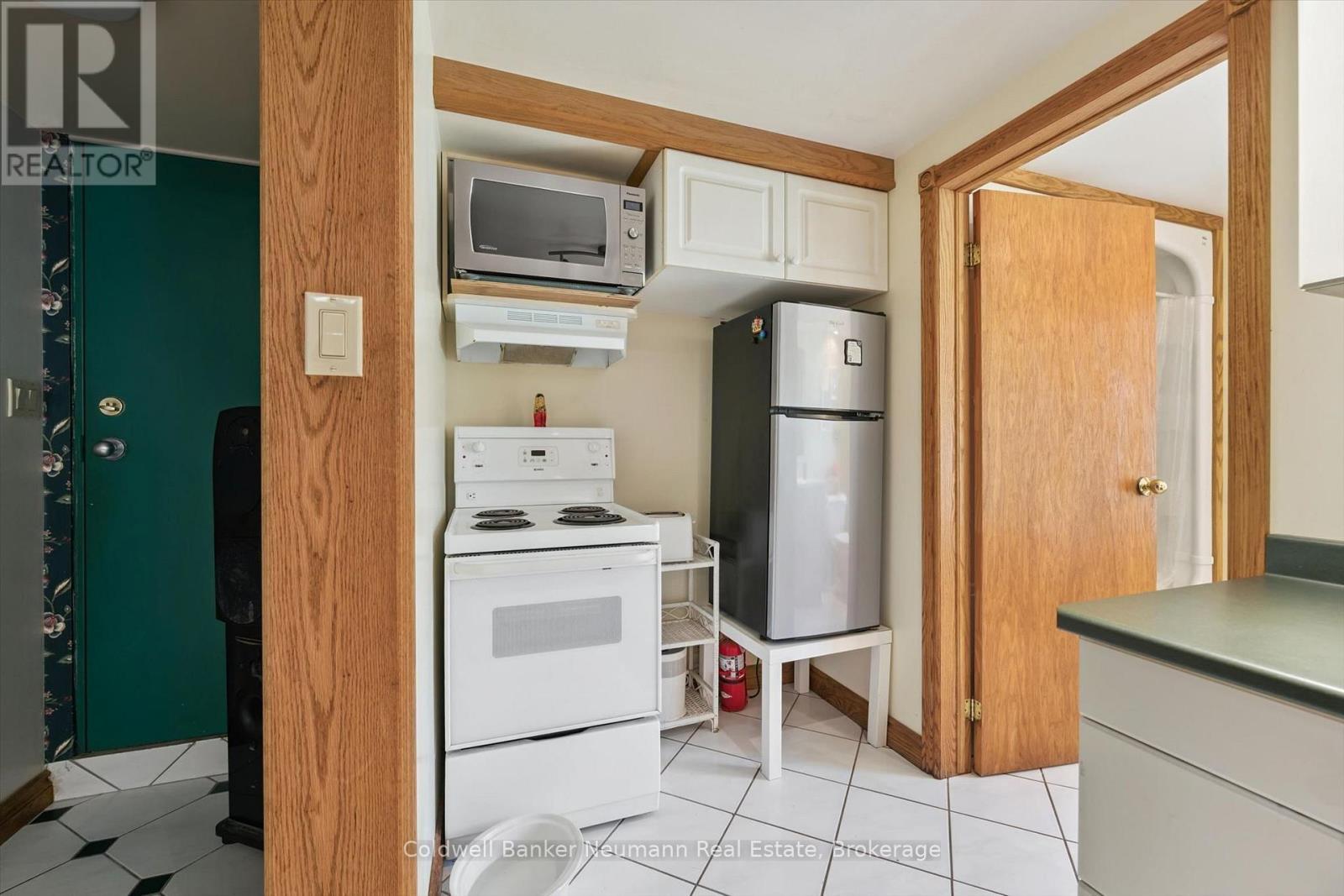 Lower level kitchen - 7530 Macpherson Lane, Puslinch, ON