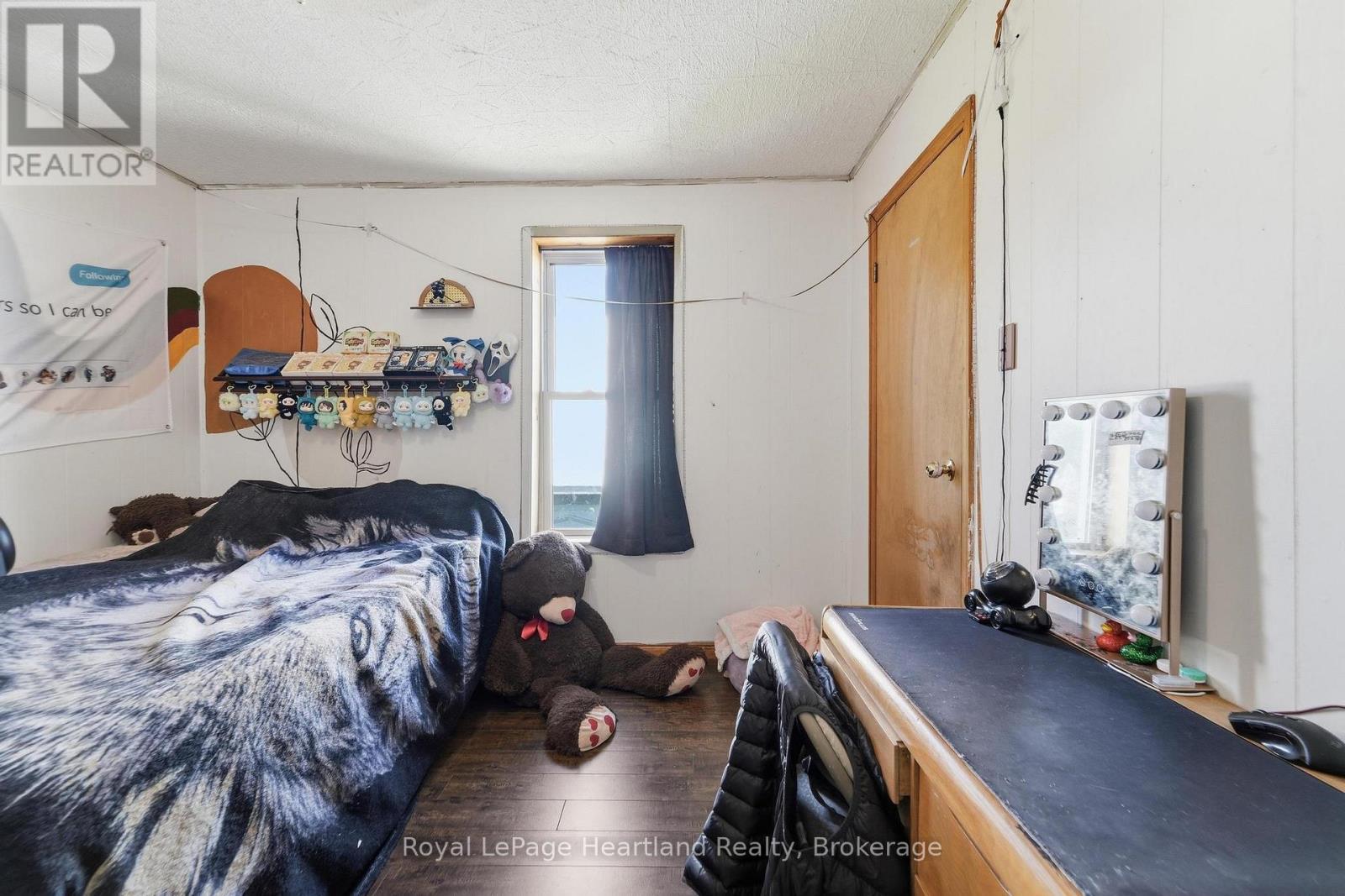 109 Goderich Street, Central Huron (Hullett), ON - Indoor Photo Showing Bedroom