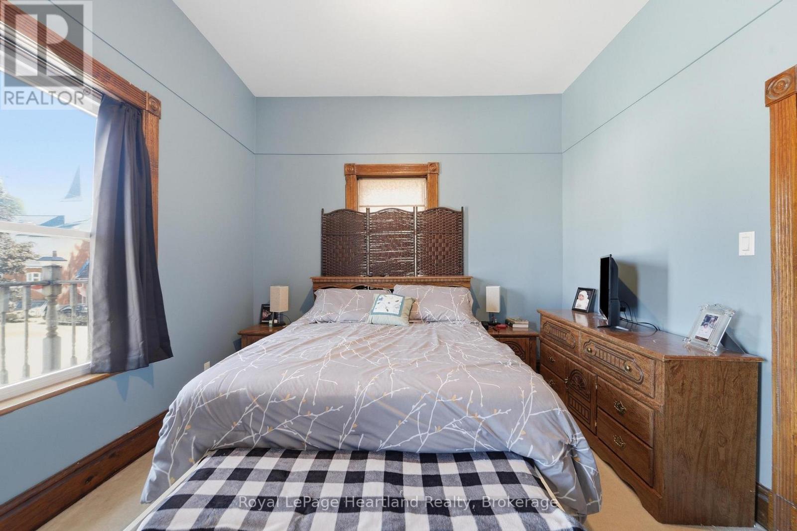 109 Goderich Street, Central Huron (Hullett), ON - Indoor Photo Showing Bedroom