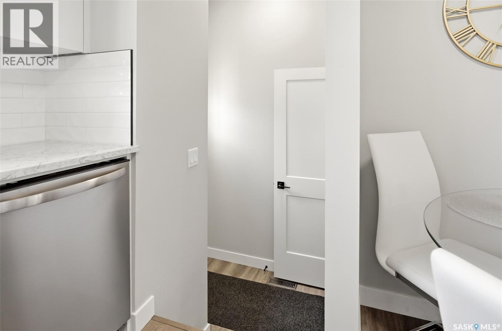 5871 Mckinley Avenue, Regina, SK - Indoor