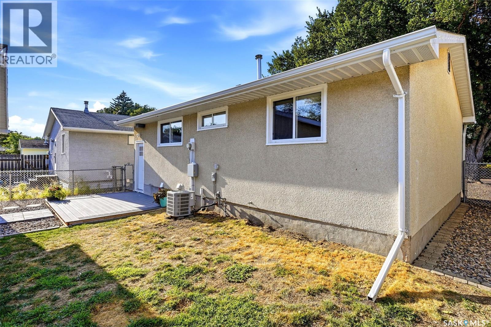 5871 Mckinley Avenue, Regina, SK - Outdoor With Exterior