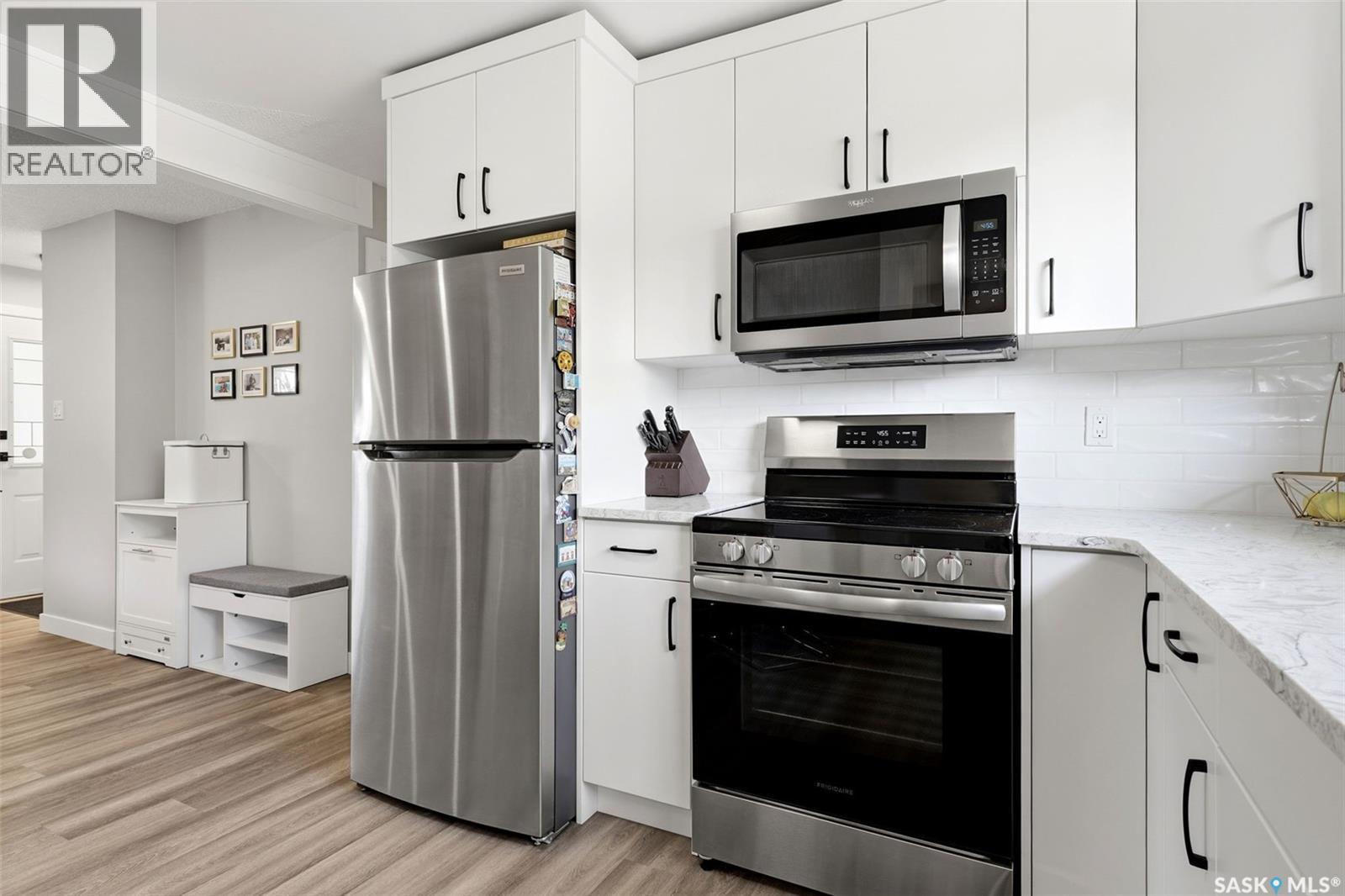 5871 Mckinley Avenue, Regina, SK - Indoor Photo Showing Kitchen