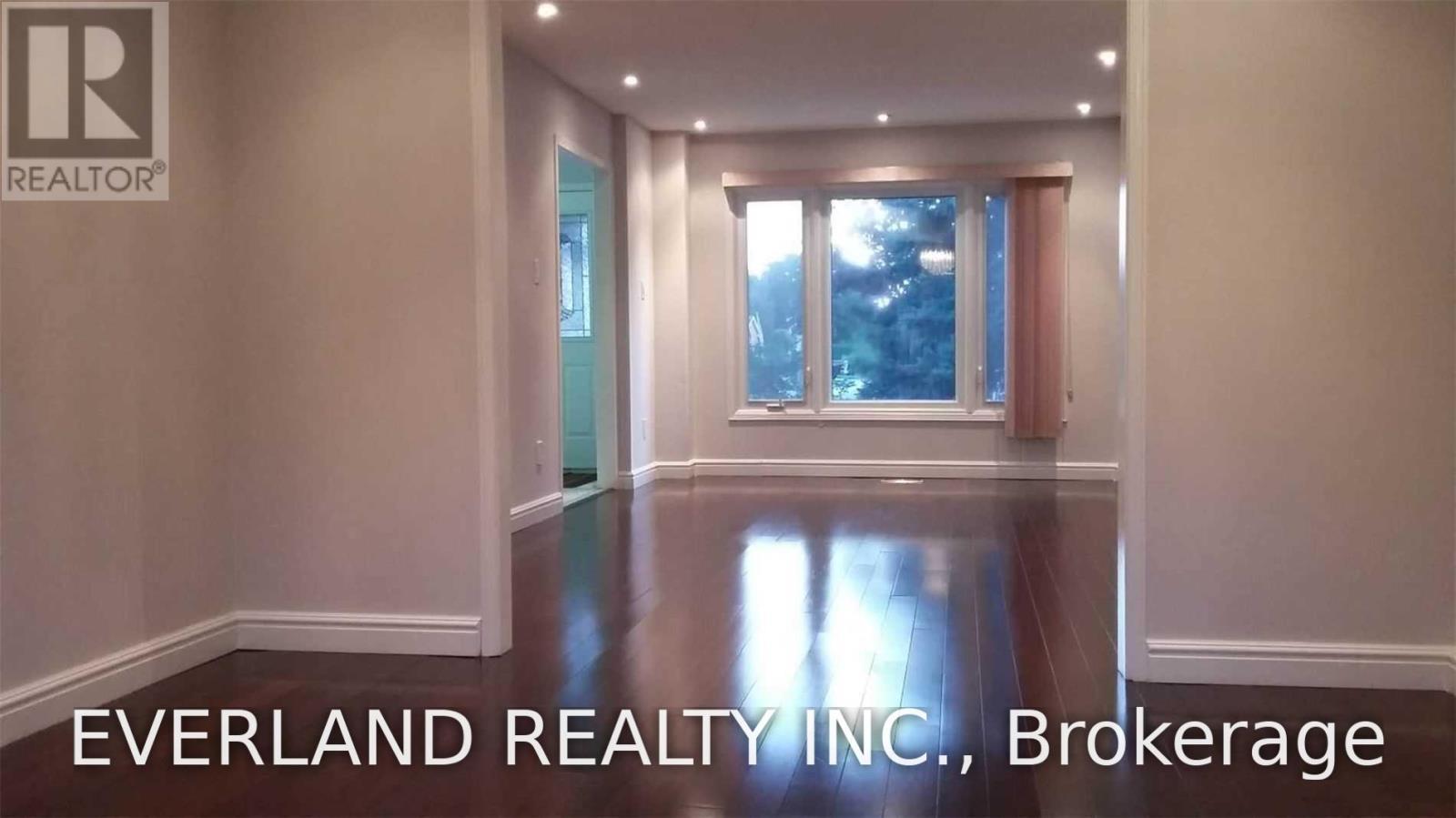 4101 Loyalist Drive, Mississauga, ON - Indoor Photo Showing Other Room