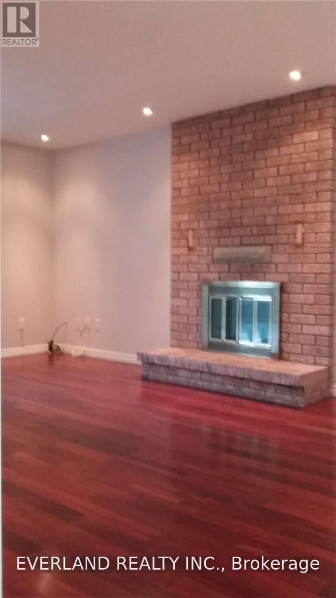 4101 Loyalist Drive, Mississauga, ON - Indoor Photo Showing Other Room