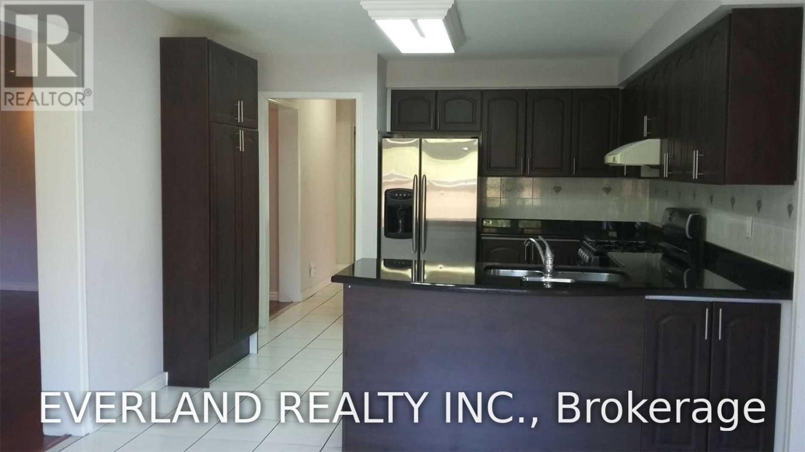 4101 Loyalist Drive, Mississauga, ON - Indoor Photo Showing Kitchen