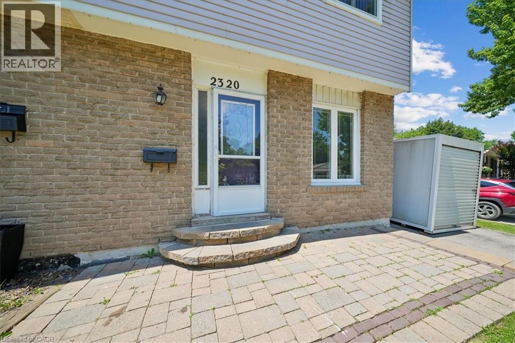 2320 Middlesmoor Crescent, Burlington, ON - Outdoor With Exterior