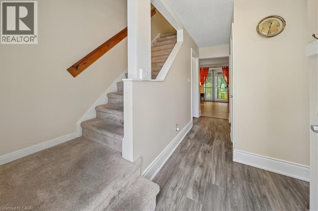 2320 Middlesmoor Crescent, Burlington, ON - Indoor Photo Showing Other Room