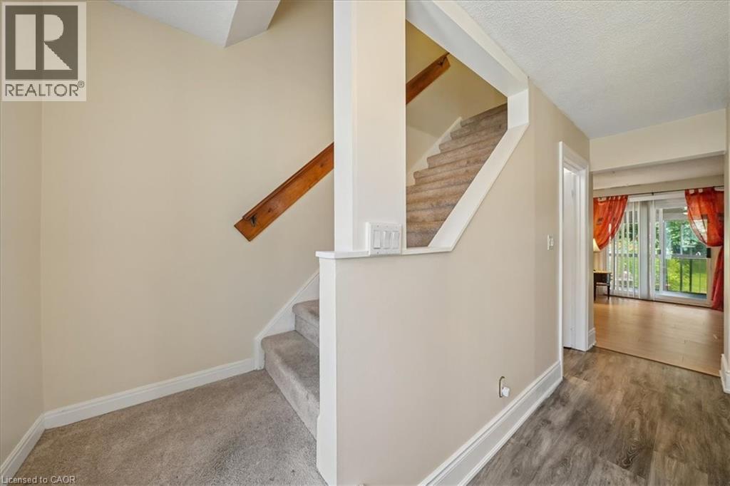 2320 Middlesmoor Crescent, Burlington, ON - Indoor Photo Showing Other Room