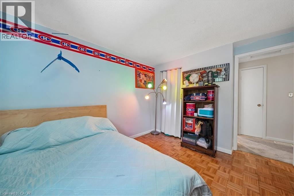 2320 Middlesmoor Crescent, Burlington, ON - Indoor Photo Showing Bedroom