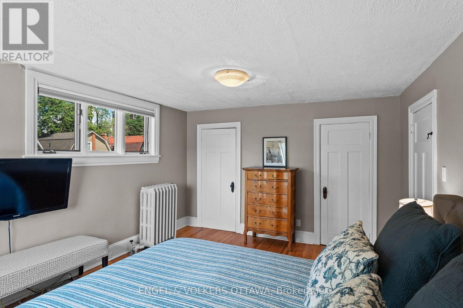 17 Oakland Avenue, Ottawa, ON - Indoor Photo Showing Bedroom