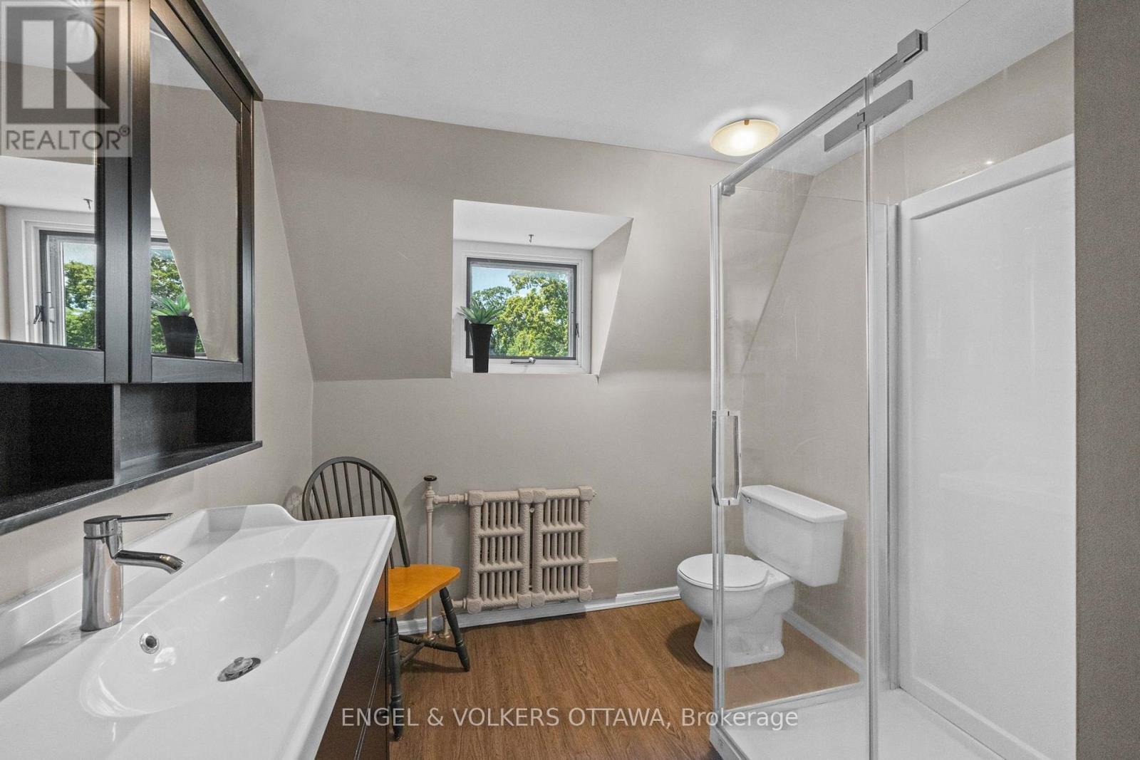 17 Oakland Avenue, Ottawa, ON - Indoor Photo Showing Bathroom