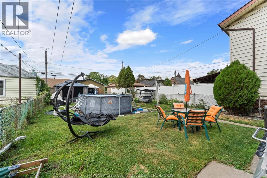 1481 Benjamin Avenue, Windsor, ON - Outdoor With Above Ground Pool