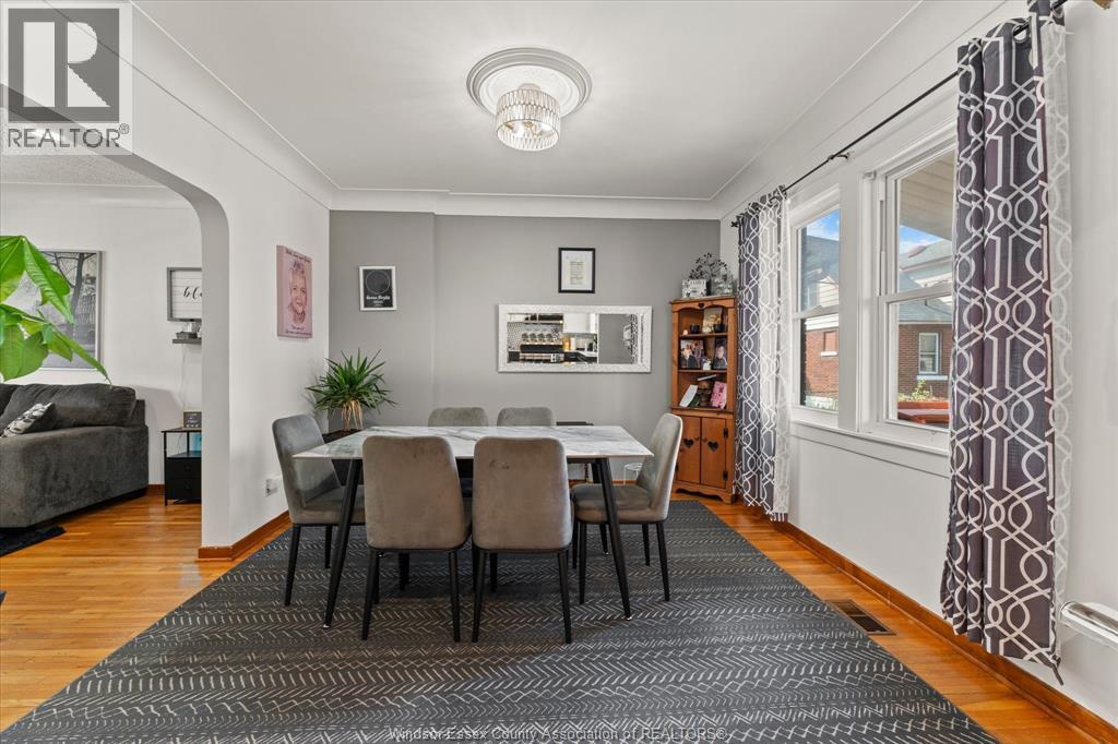 1481 Benjamin Avenue, Windsor, ON - Indoor Photo Showing Dining Room