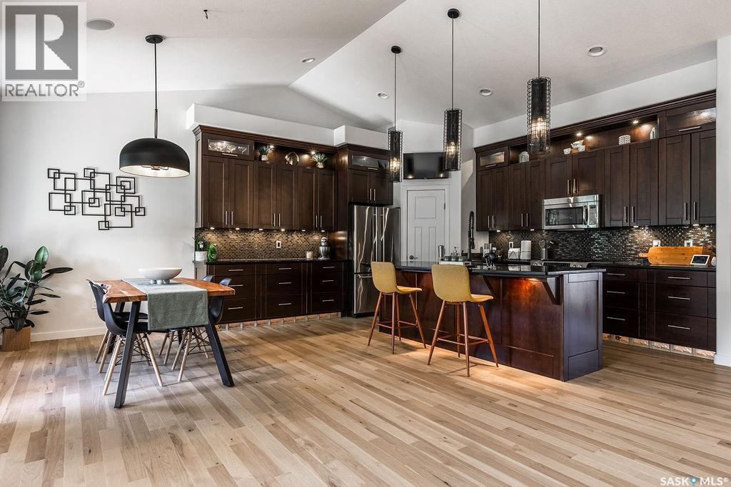 410 Willowgrove Crescent, Saskatoon, SK - Indoor Photo Showing Kitchen With Upgraded Kitchen
