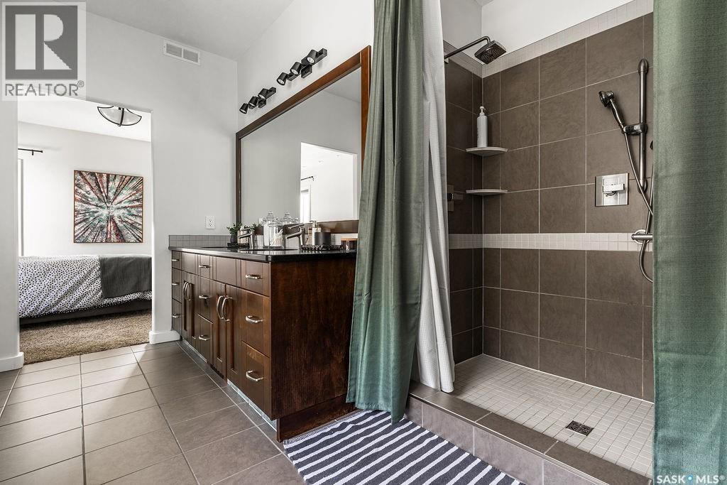 410 Willowgrove Crescent, Saskatoon, SK - Indoor Photo Showing Bathroom
