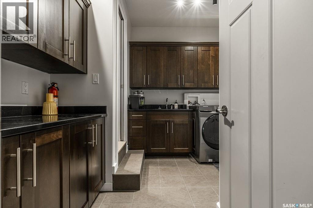410 Willowgrove Crescent, Saskatoon, SK - Indoor Photo Showing Laundry Room