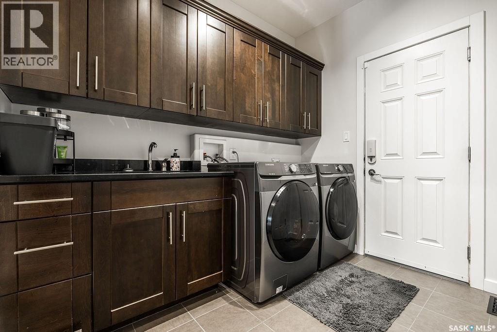 410 Willowgrove Crescent, Saskatoon, SK - Indoor Photo Showing Laundry Room