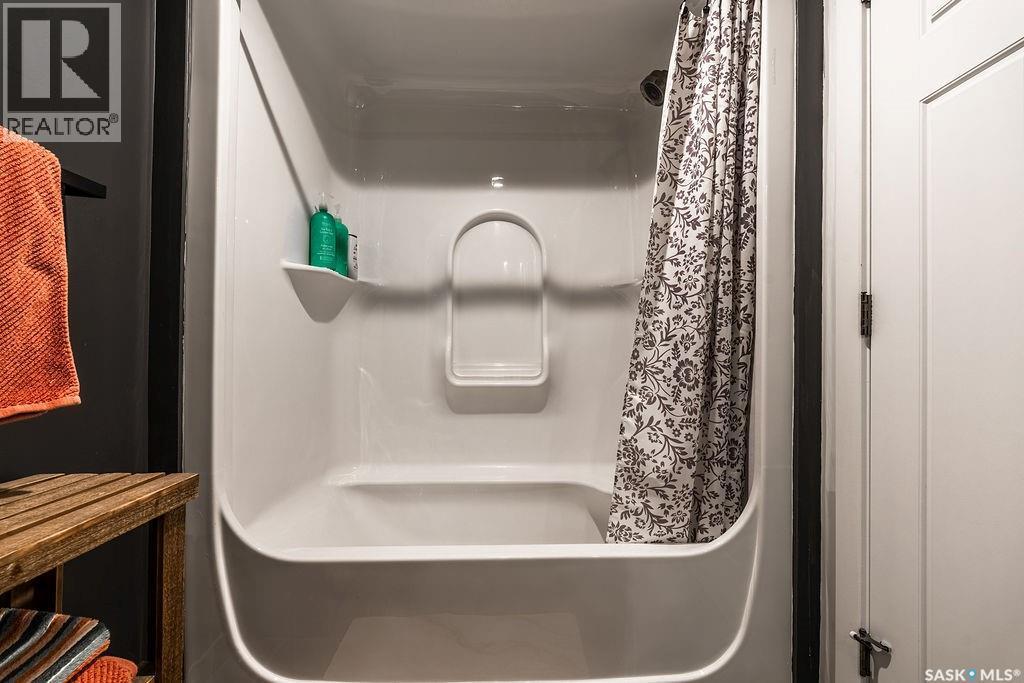 410 Willowgrove Crescent, Saskatoon, SK - Indoor Photo Showing Bathroom