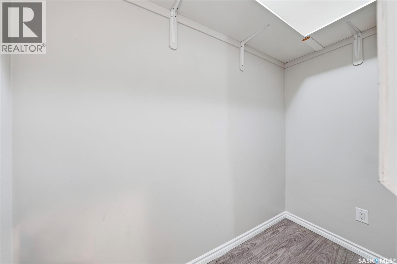 532 J Avenue N, Saskatoon, SK - Indoor