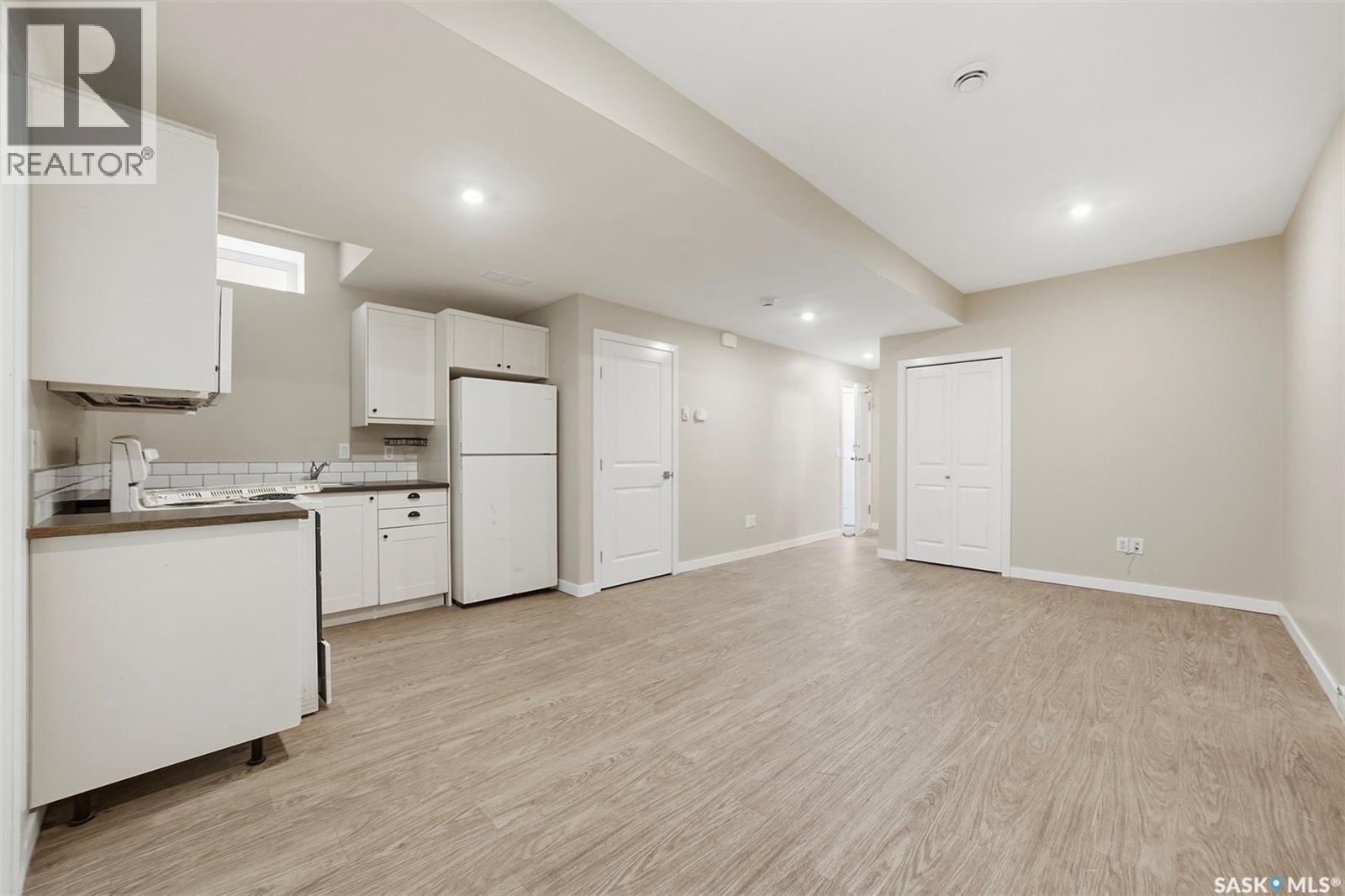 532 J Avenue N, Saskatoon, SK - Indoor Photo Showing Kitchen