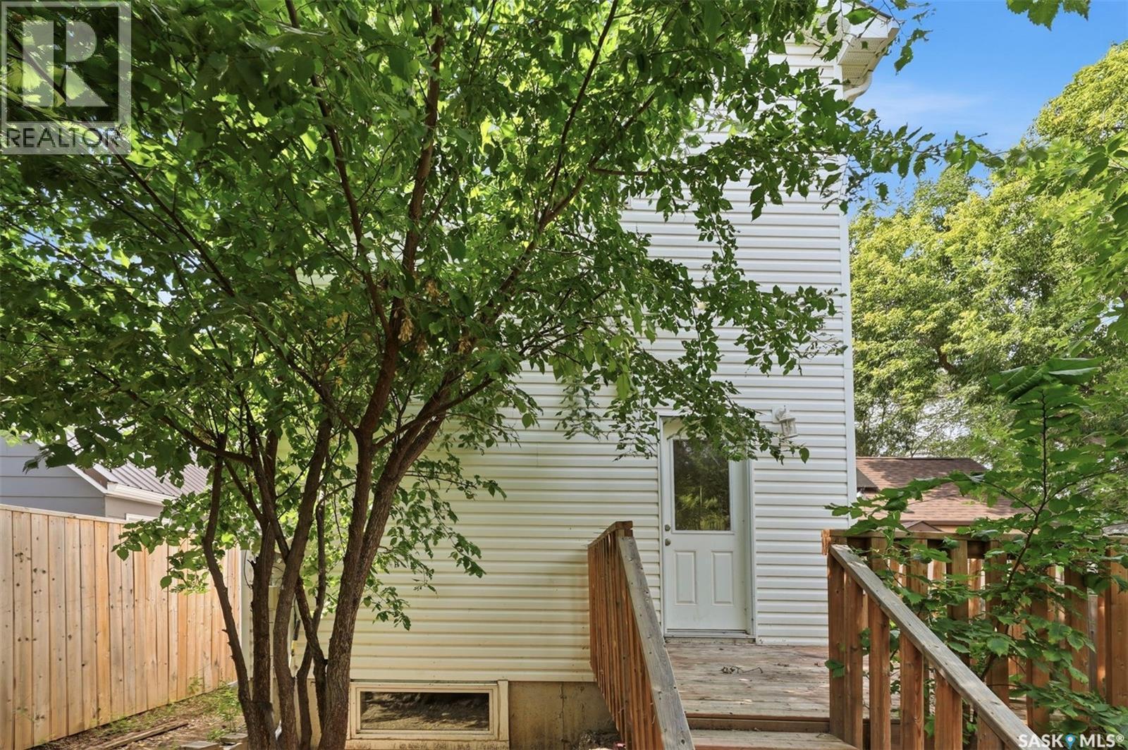 532 J Avenue N, Saskatoon, SK - Outdoor