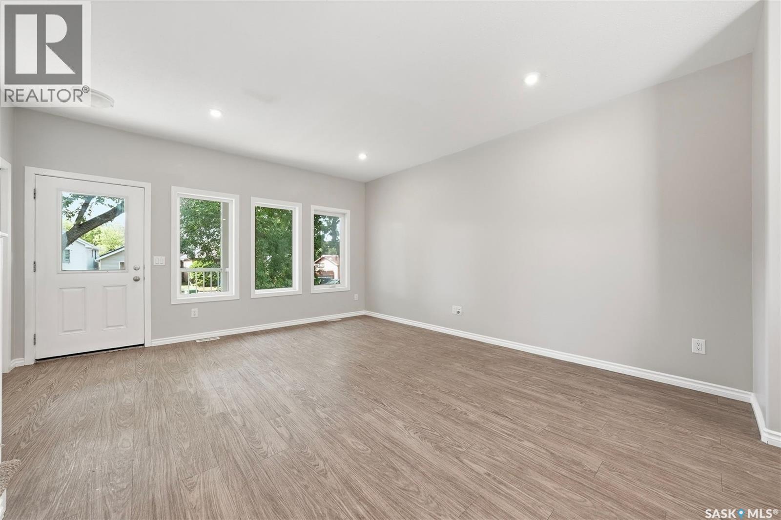 532 J Avenue N, Saskatoon, SK - Indoor Photo Showing Other Room
