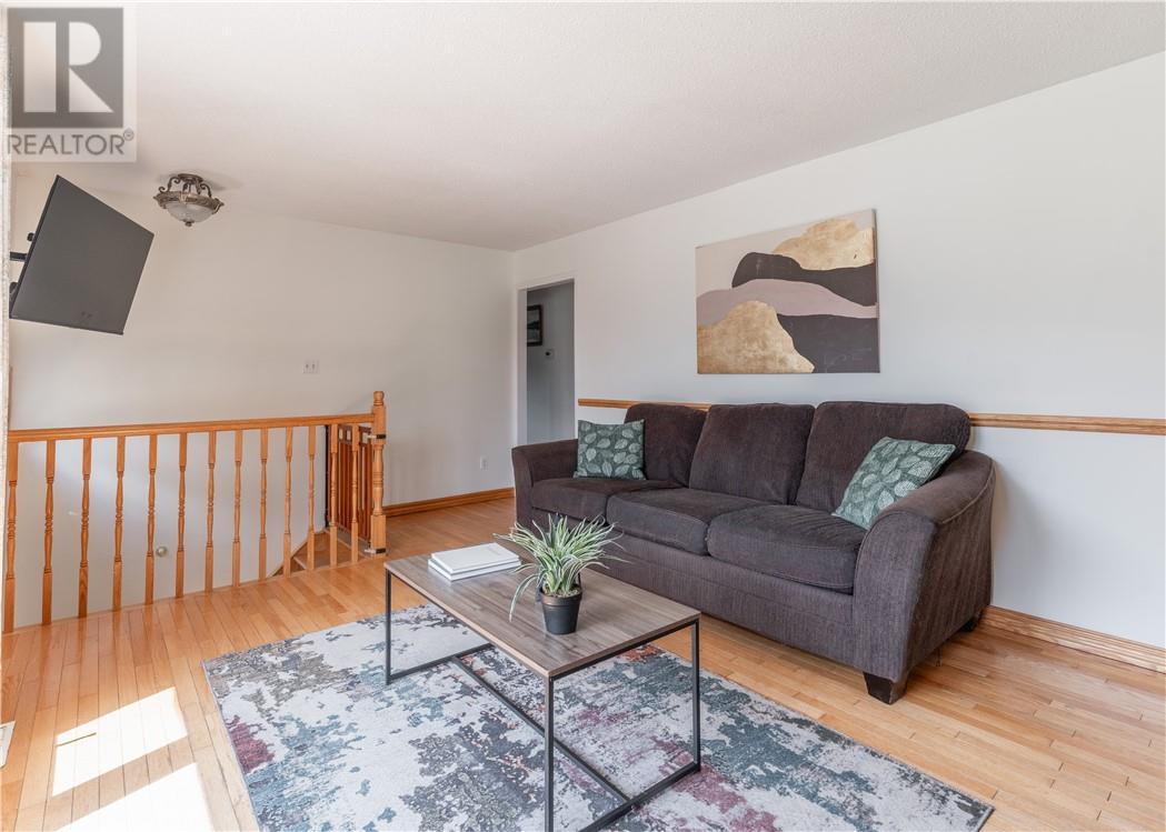 162 Lapointe Street, Sudbury, ON - Indoor Photo Showing Living Room