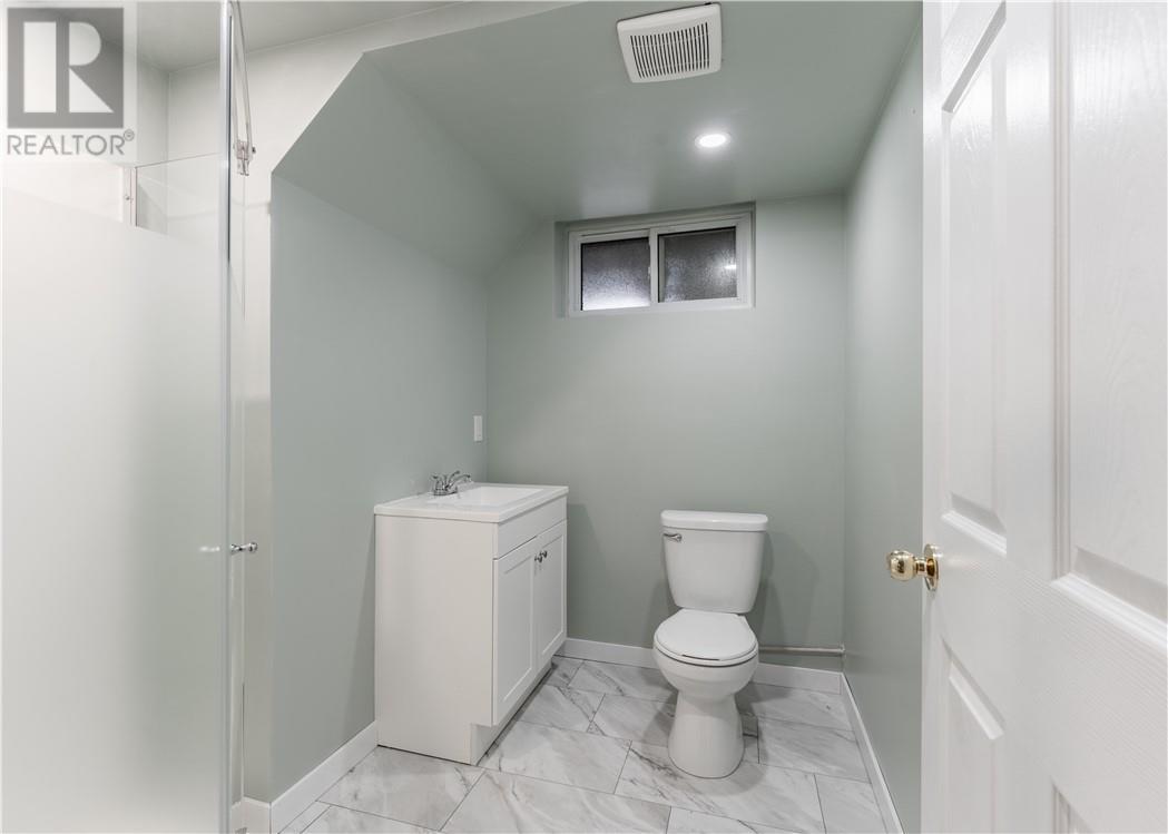 162 Lapointe Street, Sudbury, ON - Indoor Photo Showing Bathroom