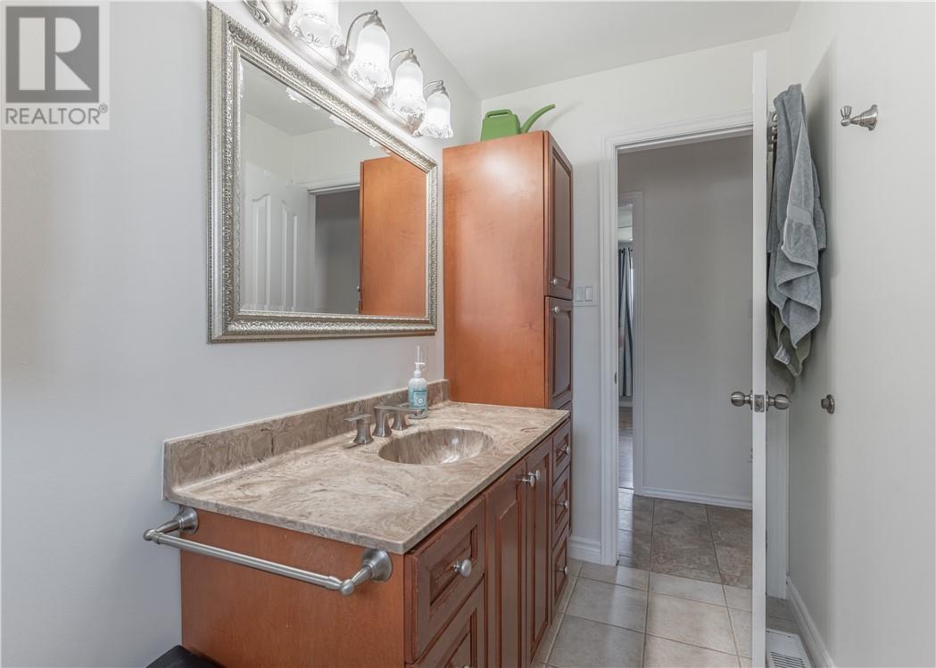162 Lapointe Street, Sudbury, ON - Indoor Photo Showing Bathroom