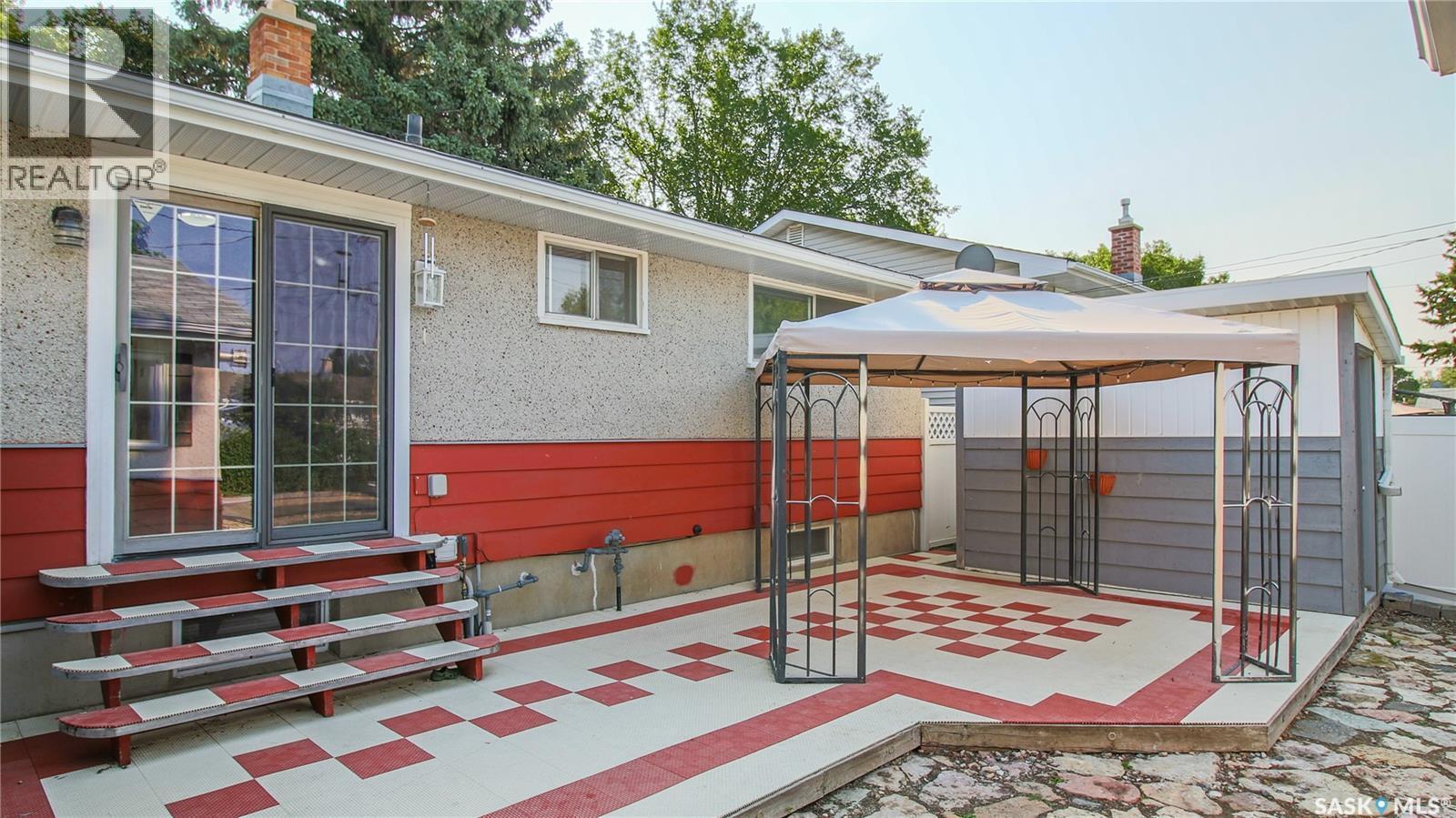 60 Gale Street, Regina, SK - Outdoor With Exterior