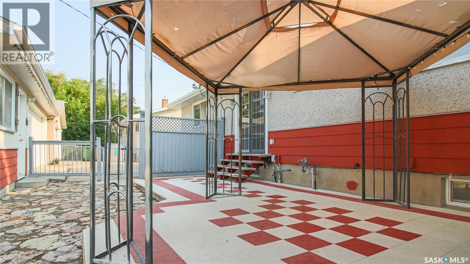 60 Gale Street, Regina, SK - Outdoor With Exterior