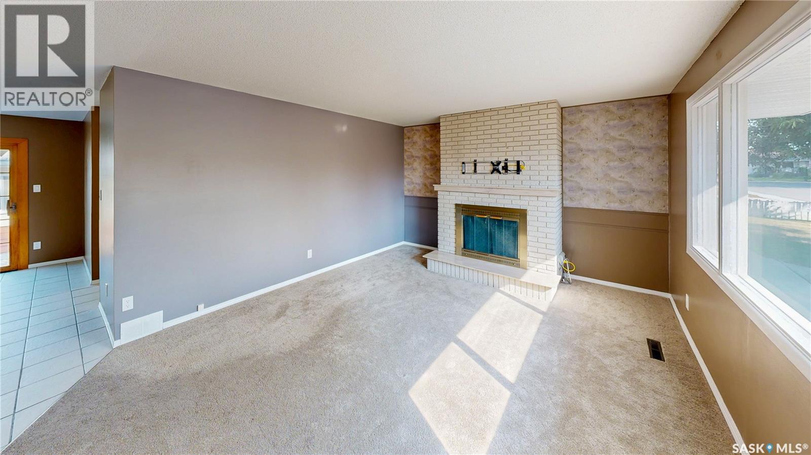 60 Gale Street, Regina, SK - Indoor With Fireplace