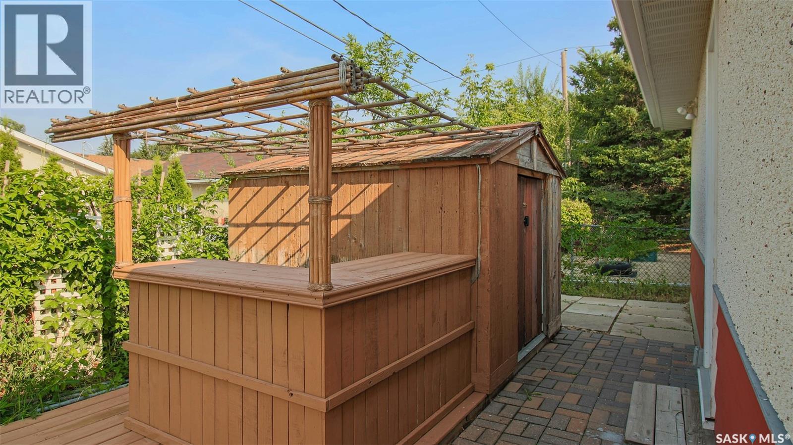 60 Gale Street, Regina, SK - Outdoor