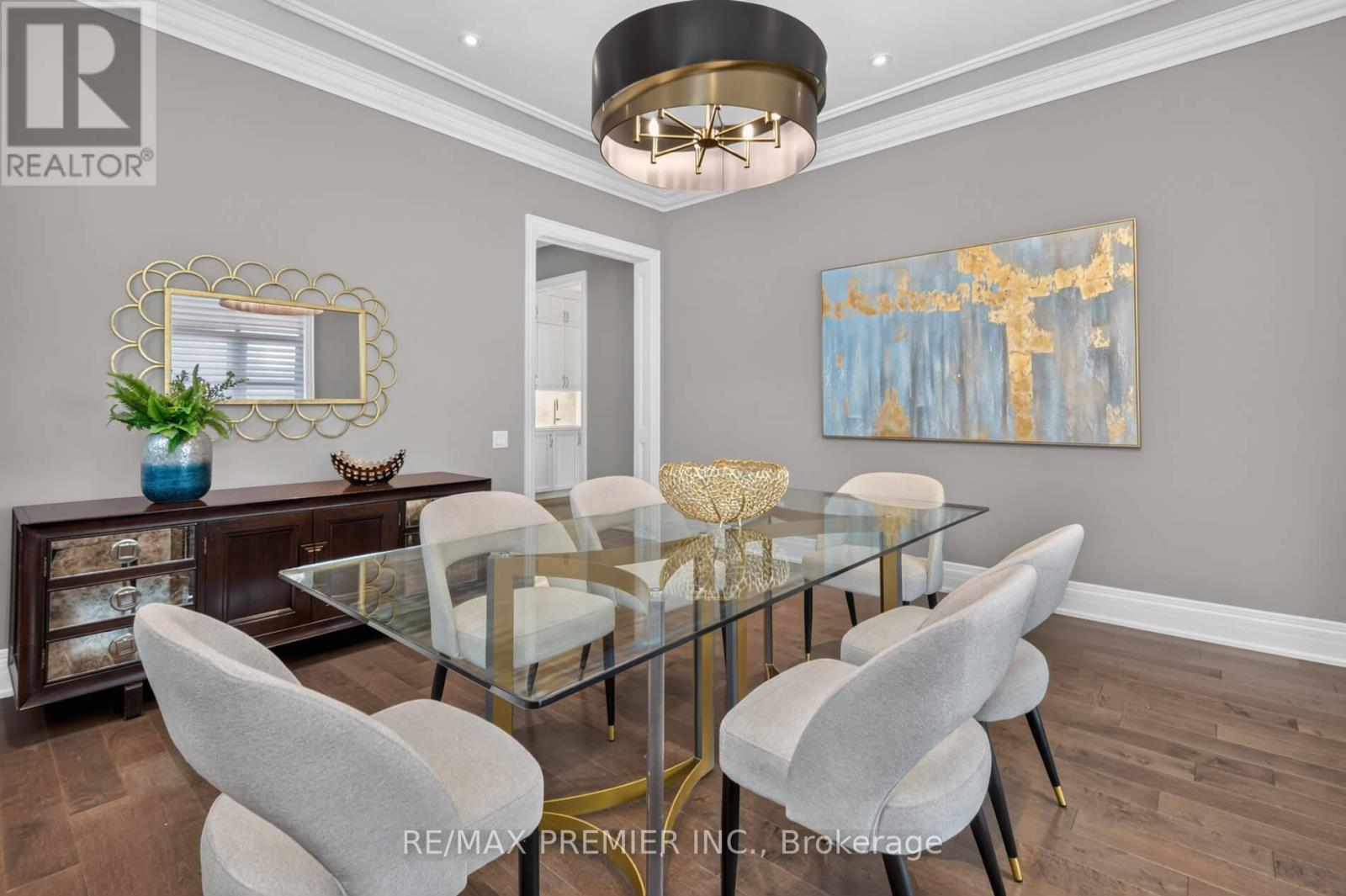 31 Sarracini Crescent, Vaughan, ON - Indoor Photo Showing Dining Room