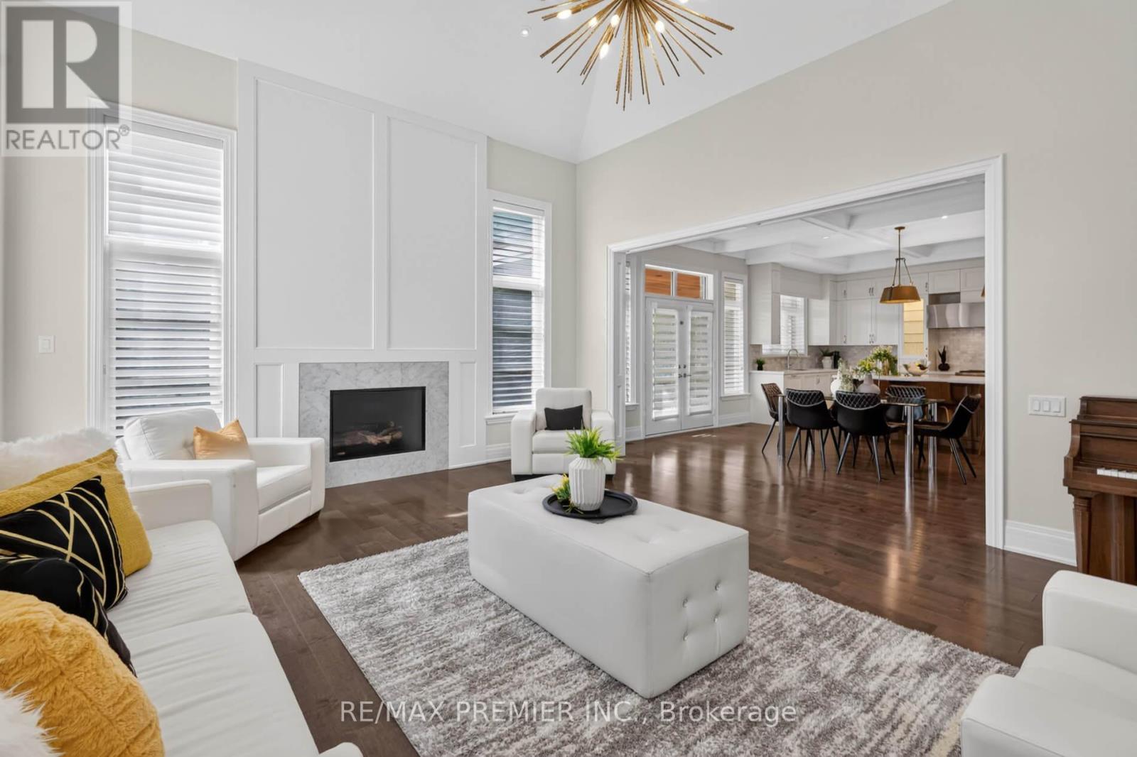 31 Sarracini Crescent, Vaughan, ON - Indoor Photo Showing Living Room With Fireplace
