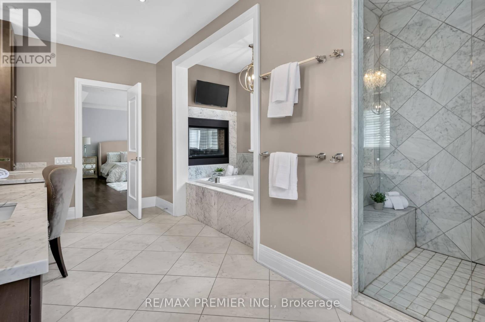 31 Sarracini Crescent, Vaughan, ON - Indoor Photo Showing Bathroom