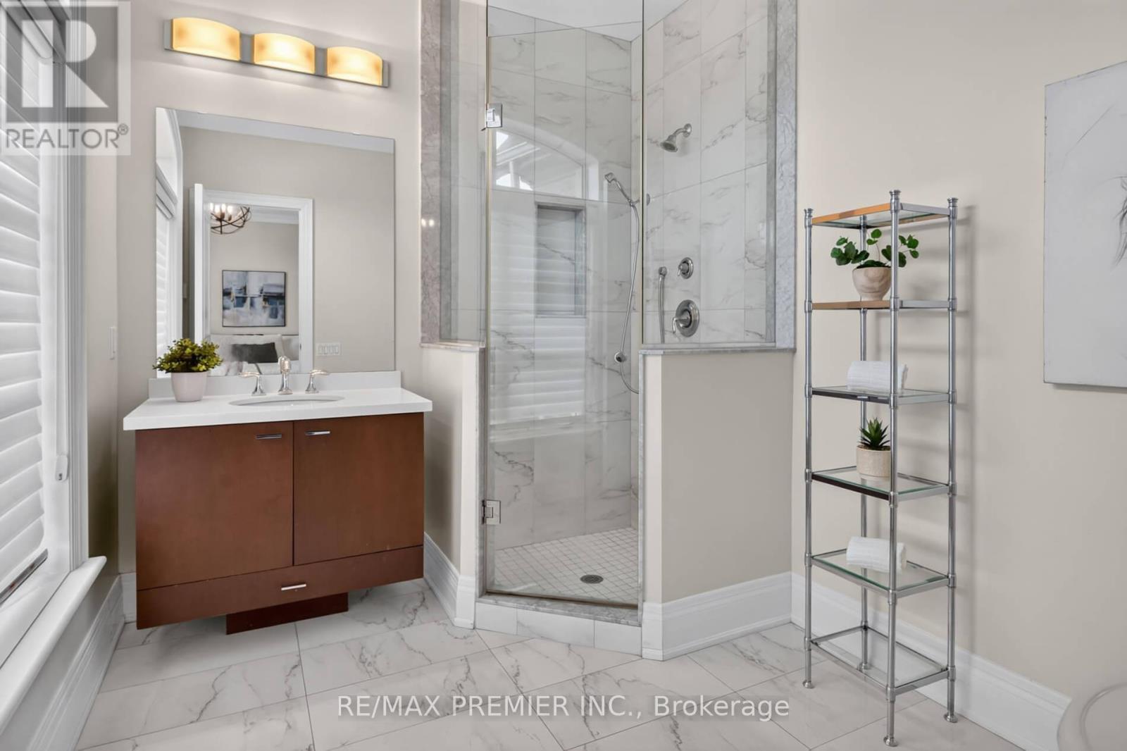 31 Sarracini Crescent, Vaughan, ON - Indoor Photo Showing Bathroom