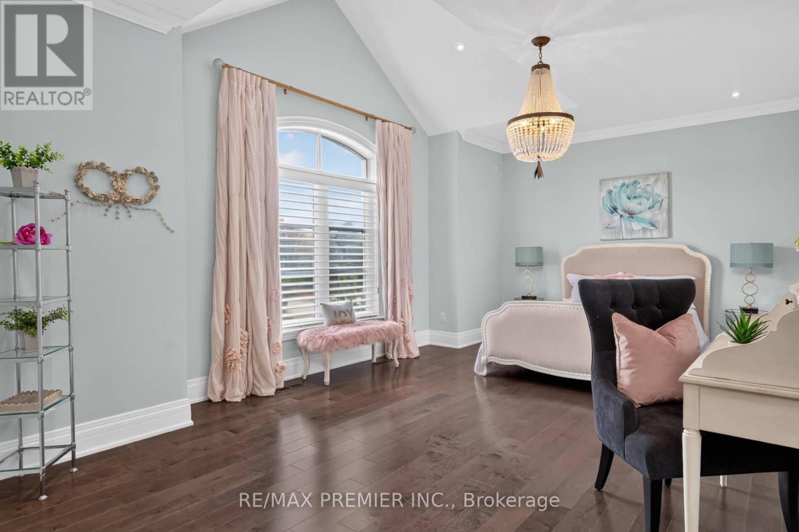 31 Sarracini Crescent, Vaughan, ON - Indoor Photo Showing Other Room