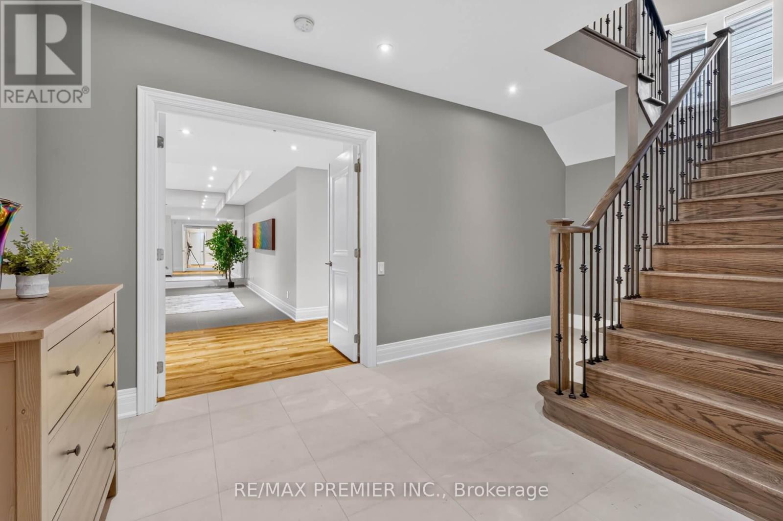 31 Sarracini Crescent, Vaughan, ON - Indoor Photo Showing Other Room