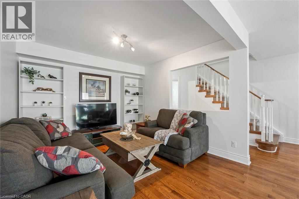 1418 Ghent Avenue, Burlington, ON - Indoor Photo Showing Living Room