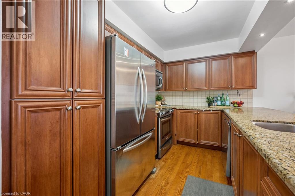 1418 Ghent Avenue, Burlington, ON - Indoor Photo Showing Kitchen